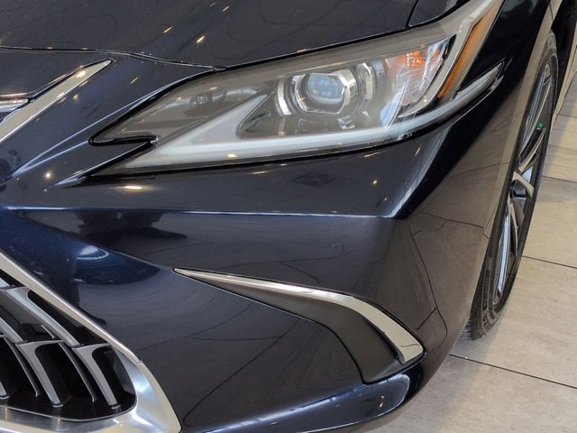 Thumbnail: 2025 Lexus ES - 3