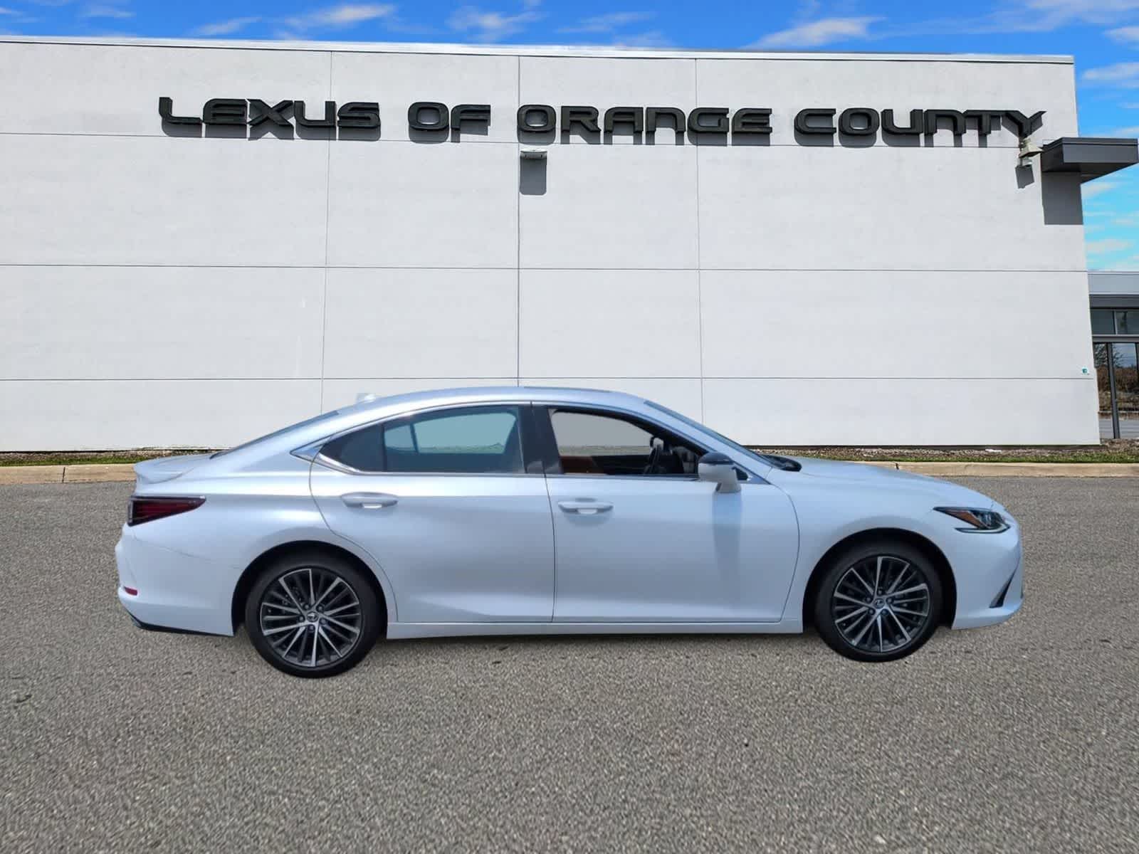 Thumbnail: 2025 Lexus ES - 9
