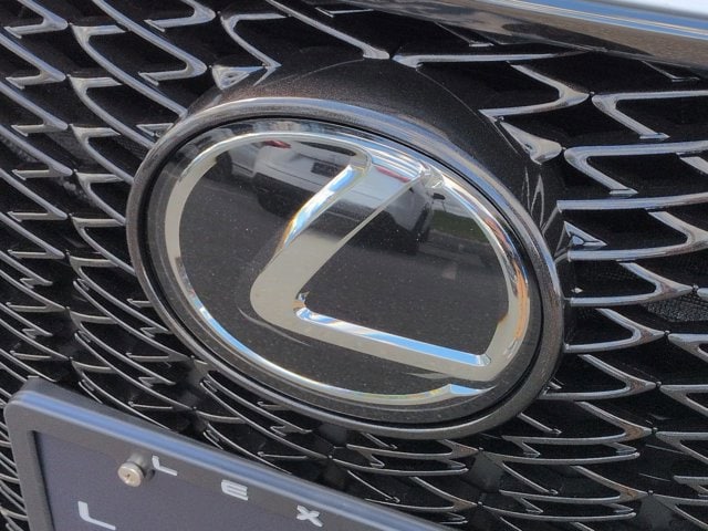 Thumbnail: 2025 Lexus ES - 12