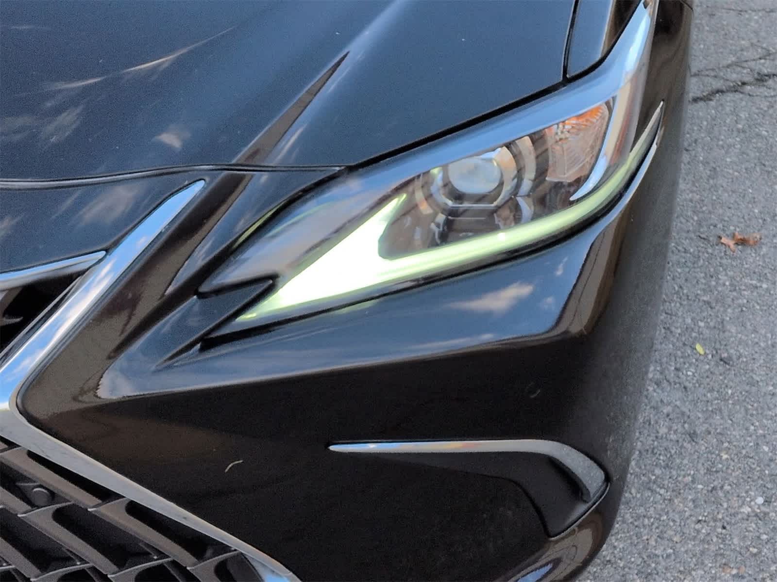 Thumbnail: 2023 Lexus ES - 11