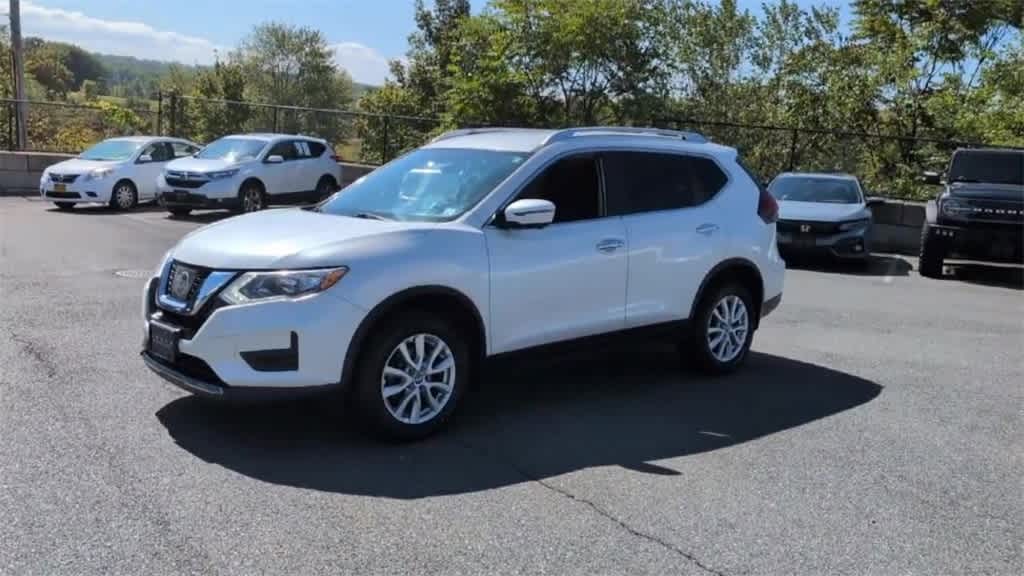 Thumbnail: 2017 Nissan Rogue - 4