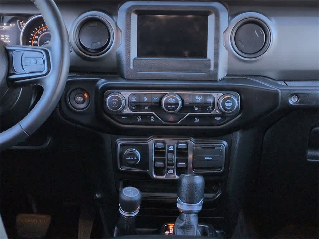 Thumbnail: 2022 Jeep Wrangler - 27