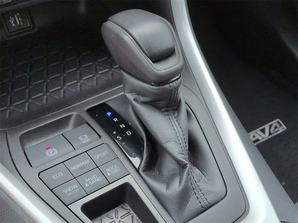 Thumbnail: 2024 Toyota RAV4 - 32