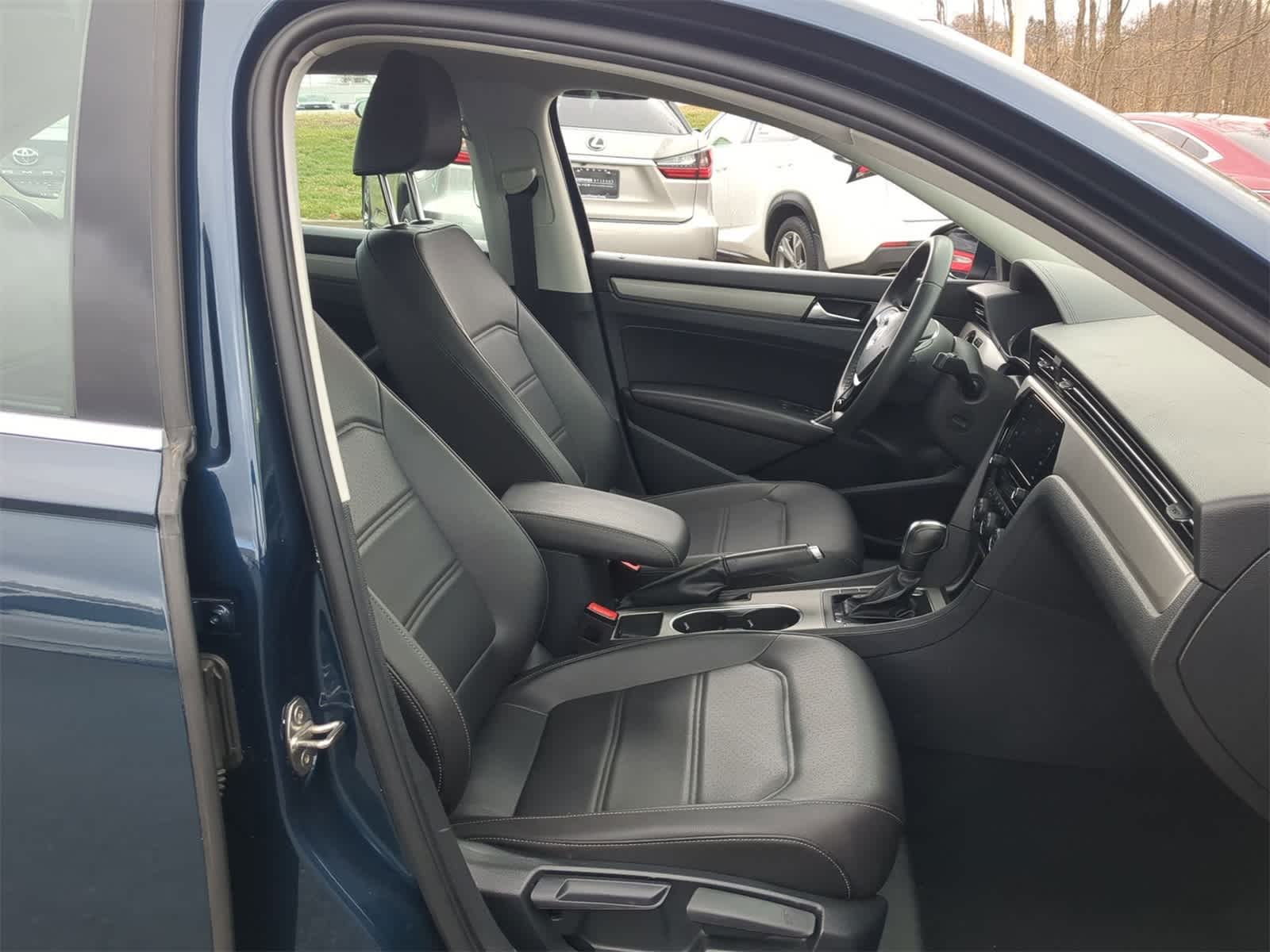 Thumbnail: 2022 Volkswagen Passat - 23