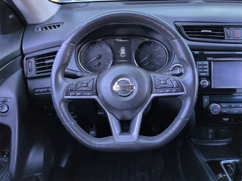 Thumbnail: 2017 Nissan Rogue - 23