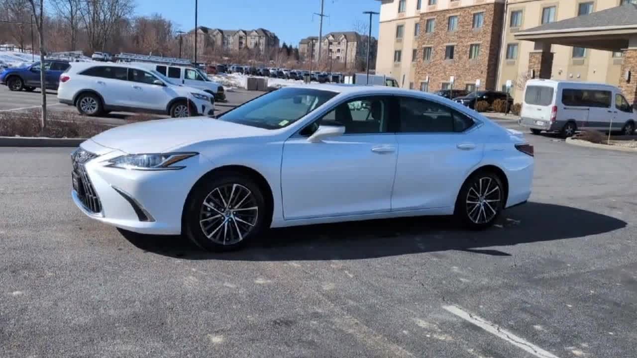 Thumbnail: 2025 Lexus ES - 4
