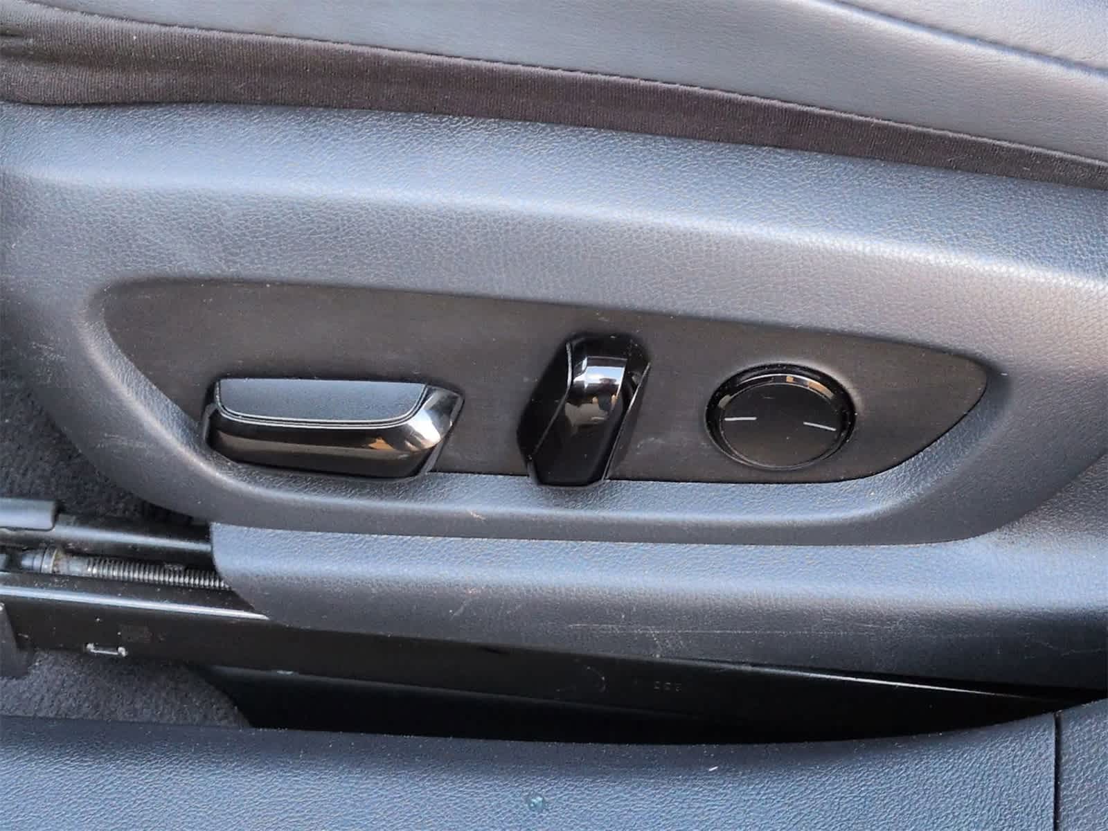 Thumbnail: 2023 Lexus ES - 18