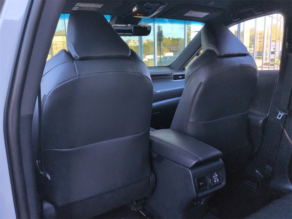 Thumbnail: 2024 Toyota Venza - 19