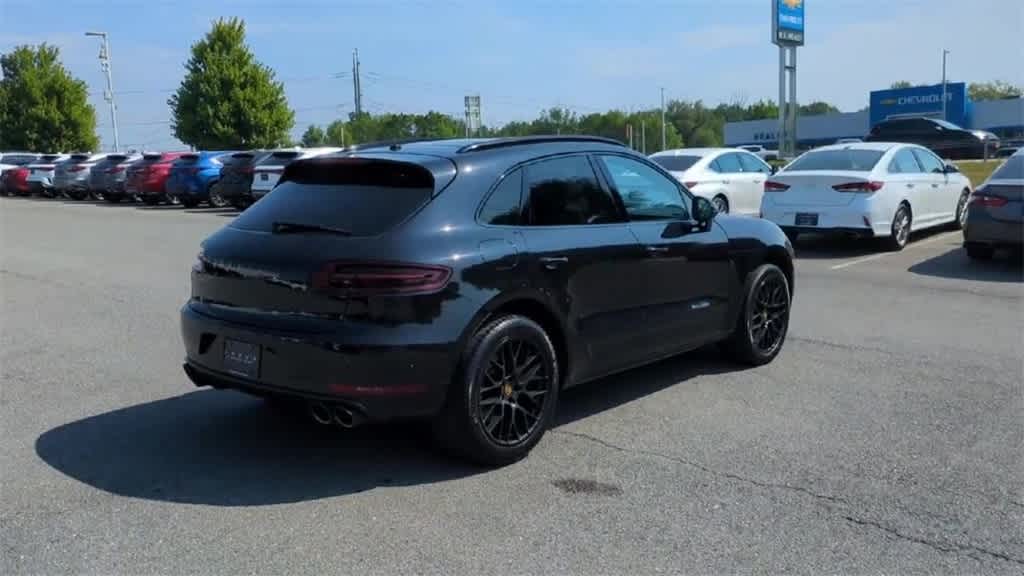 Thumbnail: 2017 Porsche Macan - 8