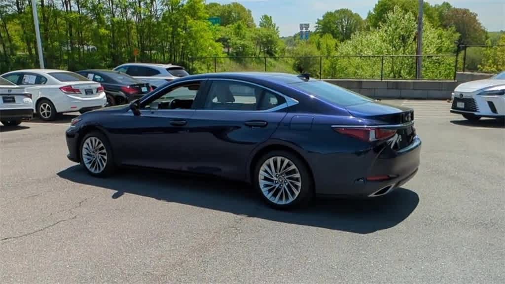 Thumbnail: 2022 Lexus ES - 6