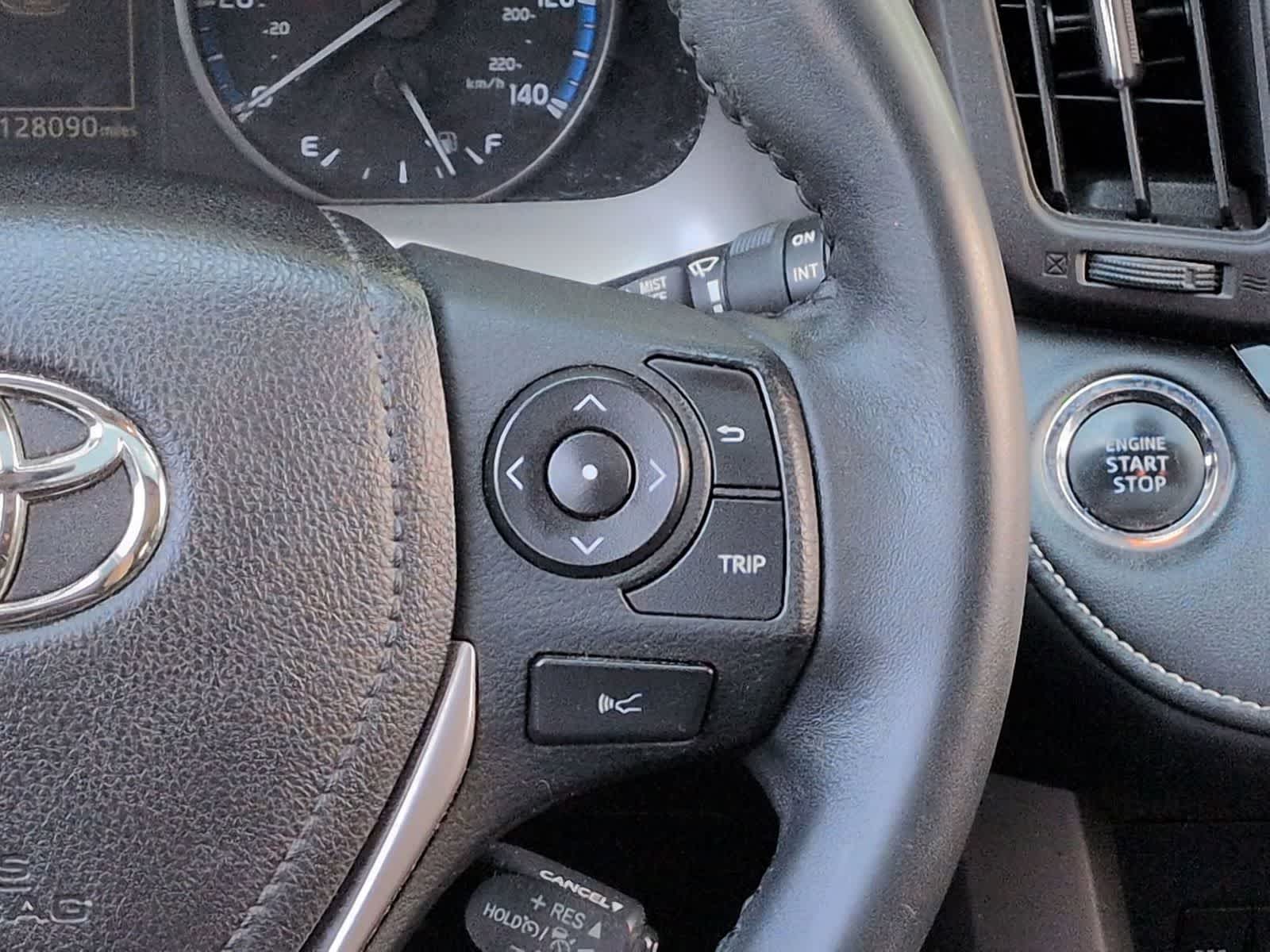 Thumbnail: 2018 Toyota RAV4 - 26