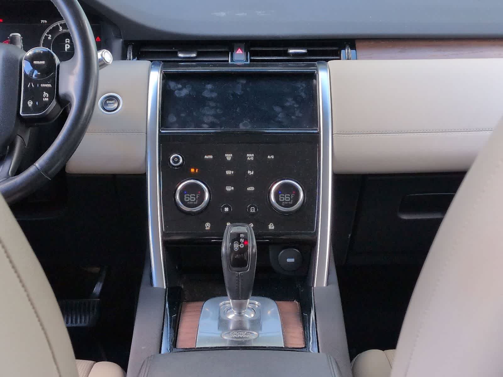 Thumbnail: 2020 Land Rover Discovery Sport - 29