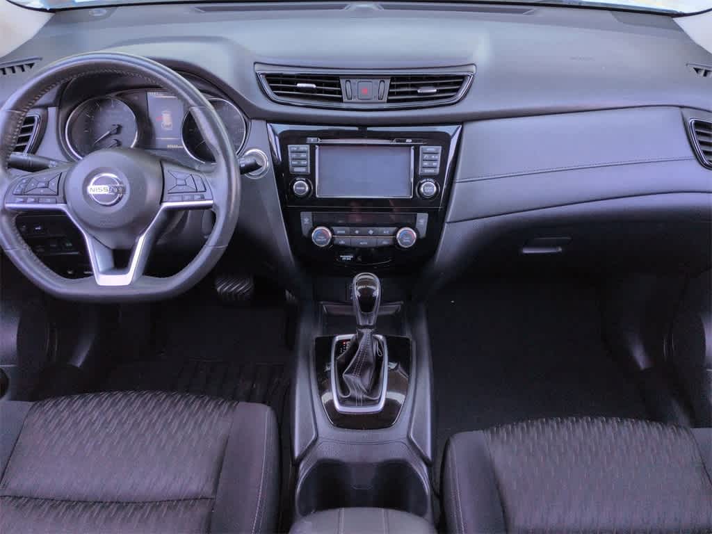 Thumbnail: 2017 Nissan Rogue - 16