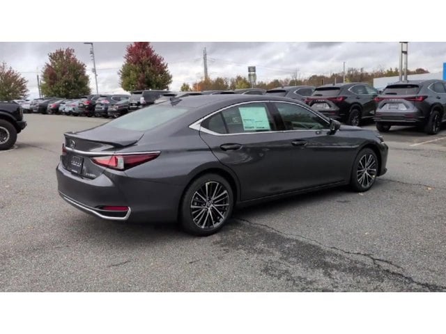 Thumbnail: 2025 Lexus ES - 8