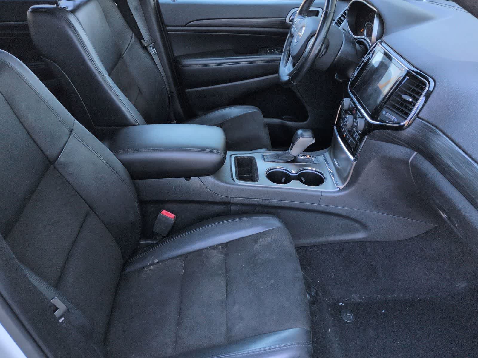 Thumbnail: 2020 Jeep Grand Cherokee - 24