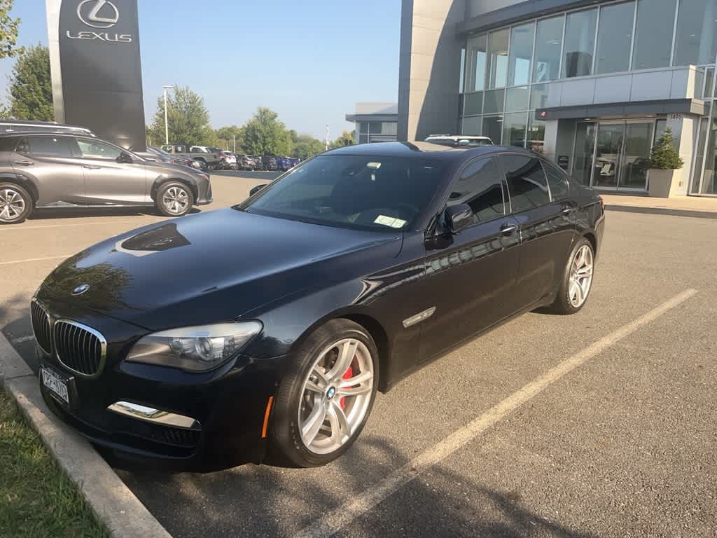 Thumbnail: 2010 BMW 7 Series - 1