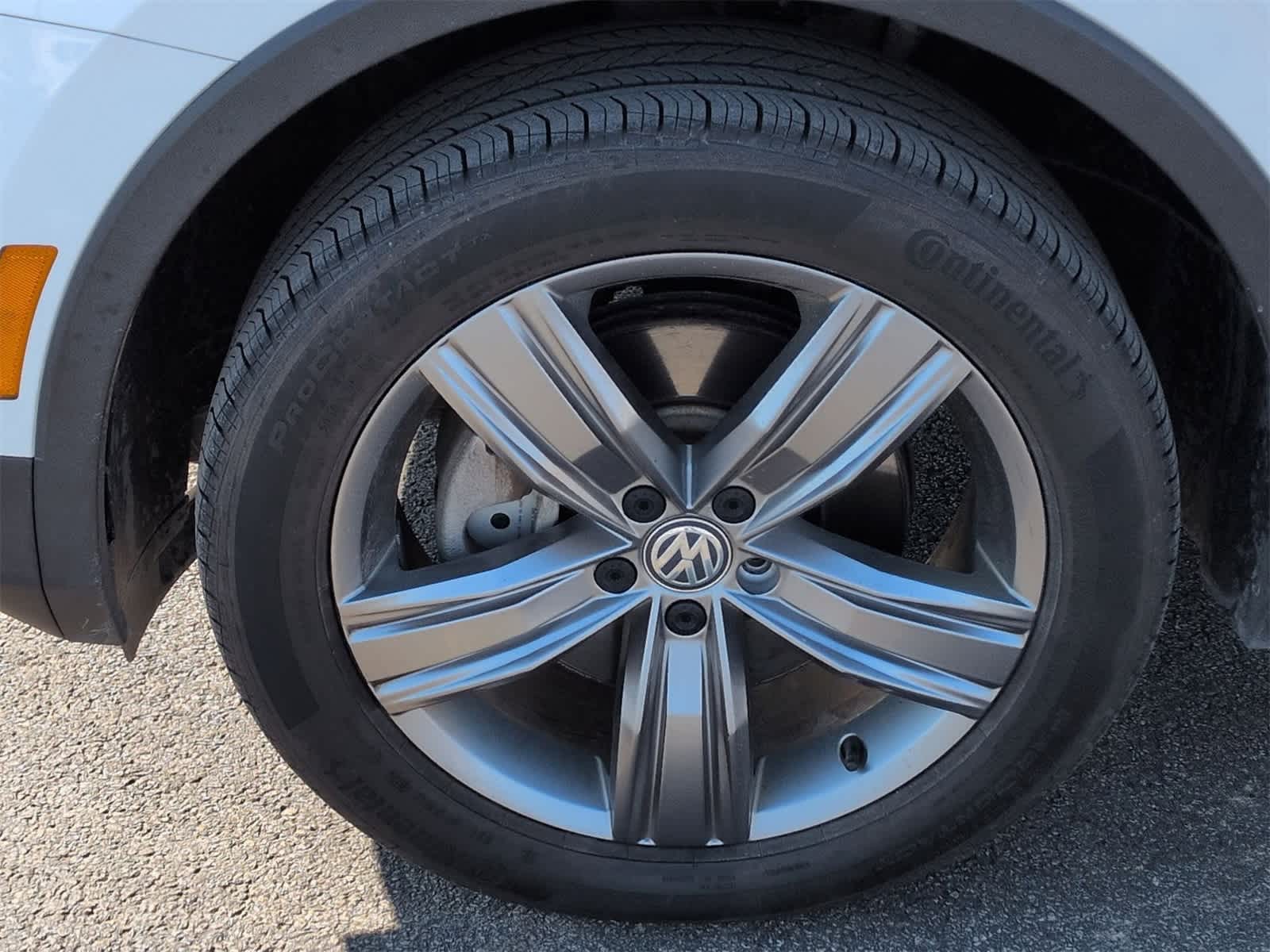 Thumbnail: 2021 Volkswagen Tiguan - 14