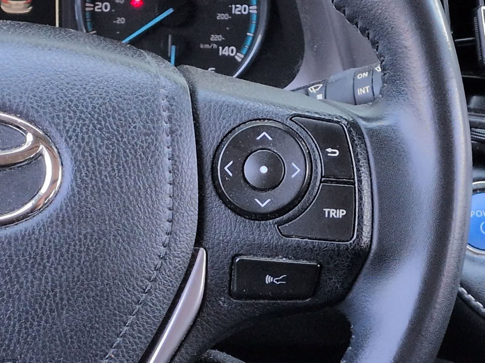 Thumbnail: 2018 Toyota RAV4 - 26