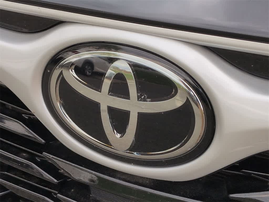 Thumbnail: 2023 Toyota Highlander - 11