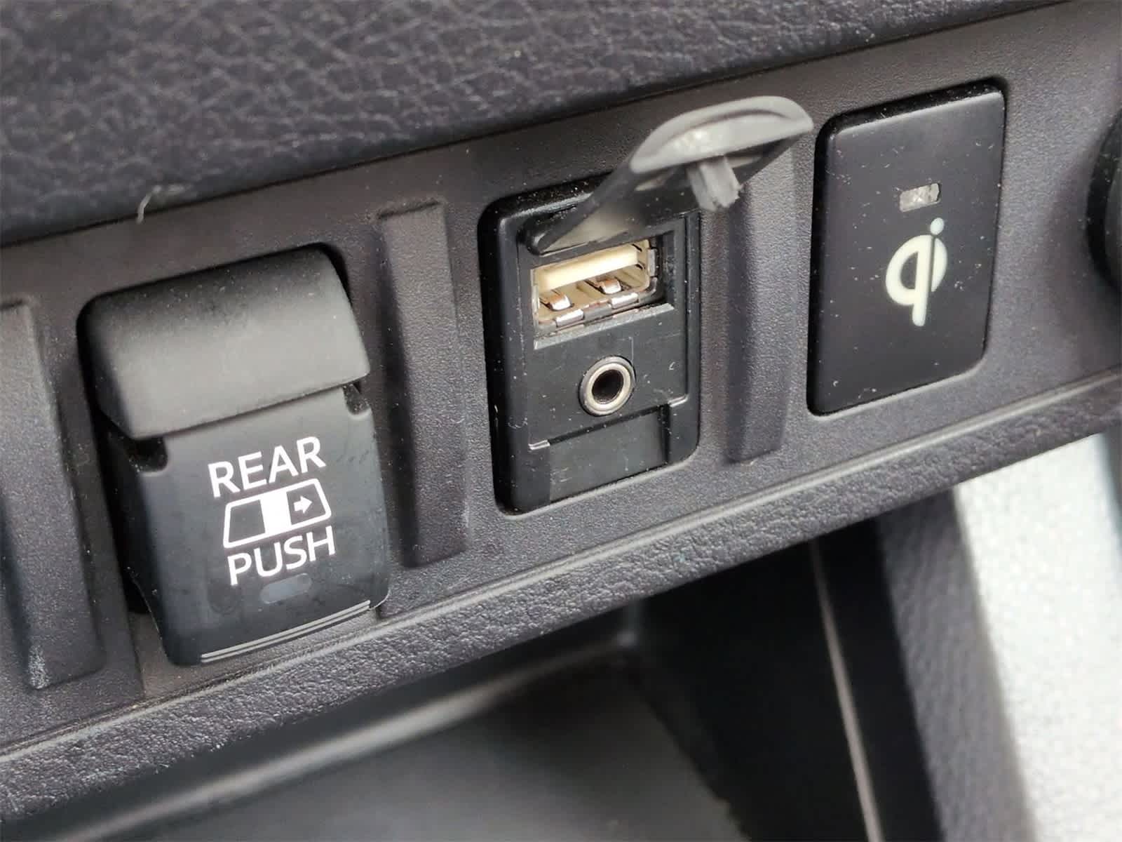 Thumbnail: 2019 Toyota Tacoma - 32