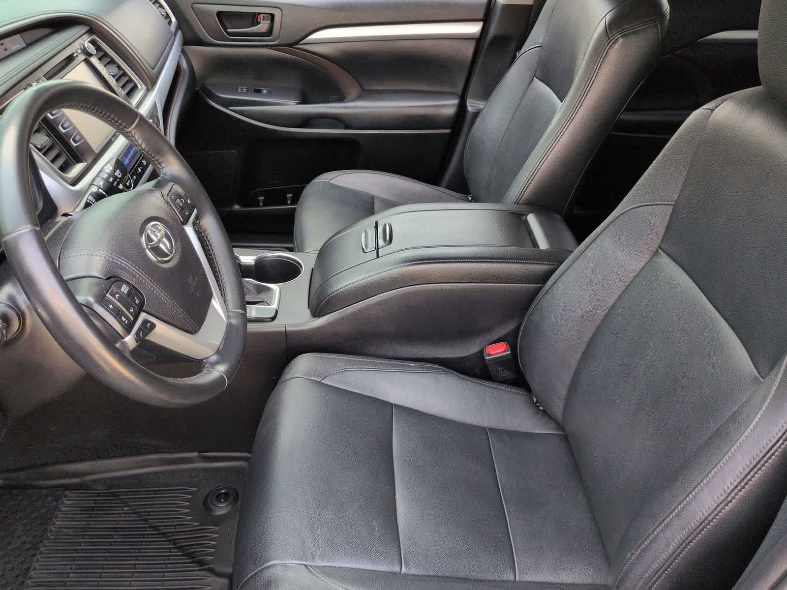 Thumbnail: 2019 Toyota Highlander - 17