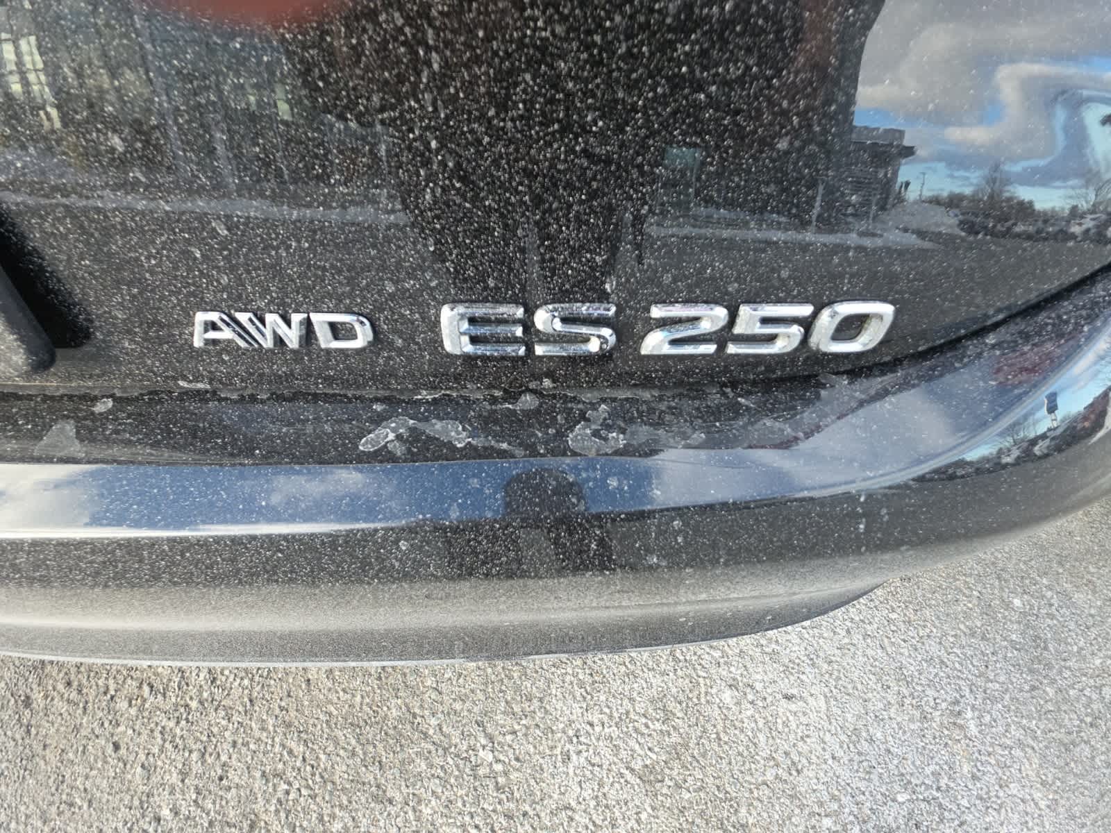 Thumbnail: 2021 Lexus ES - 8