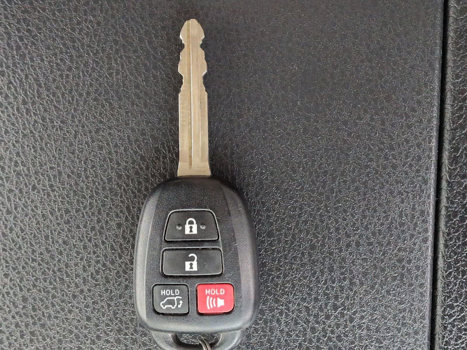 Thumbnail: 2019 Toyota Highlander - 35