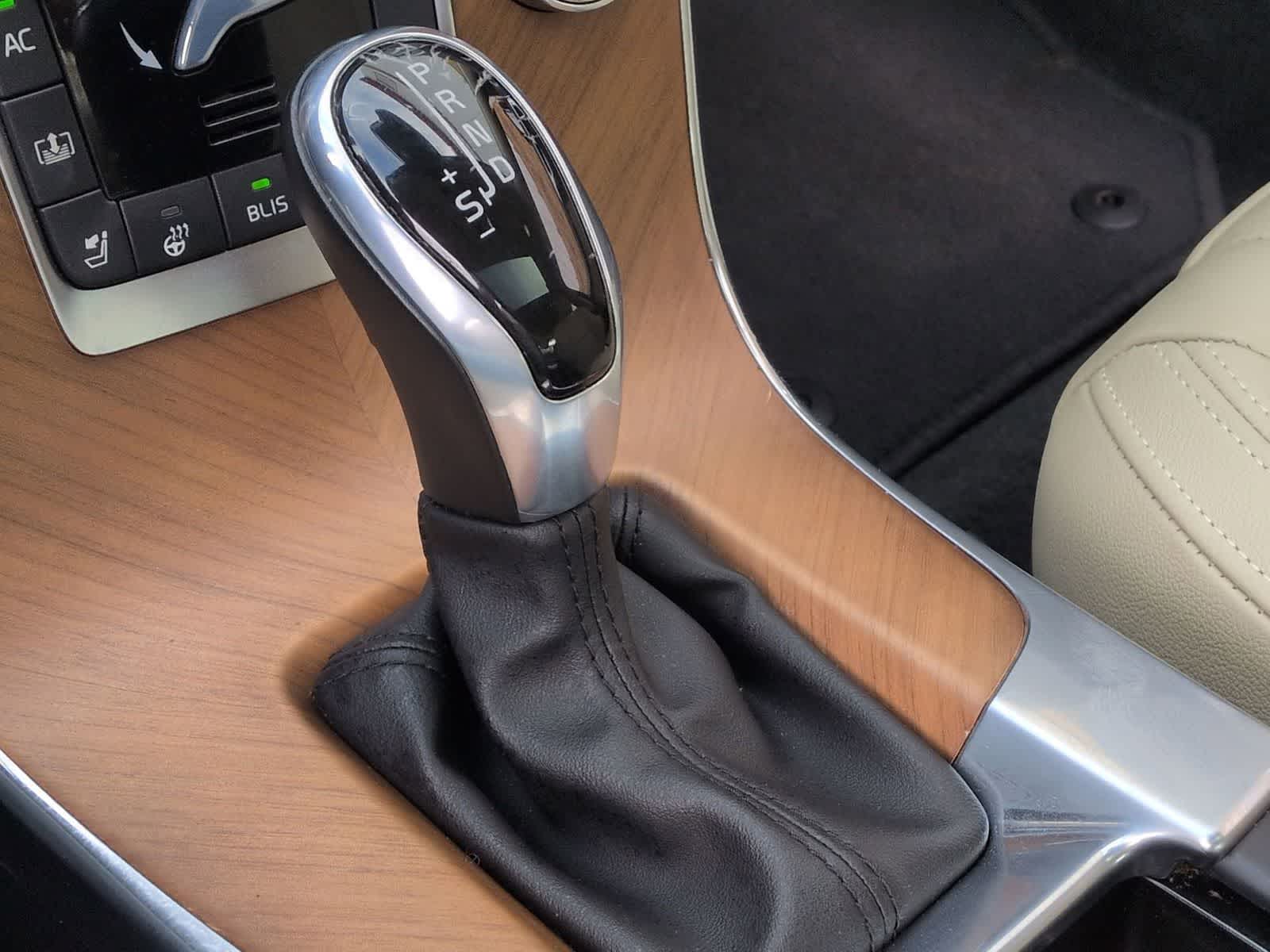 Thumbnail: 2016 Volvo S60 - 33