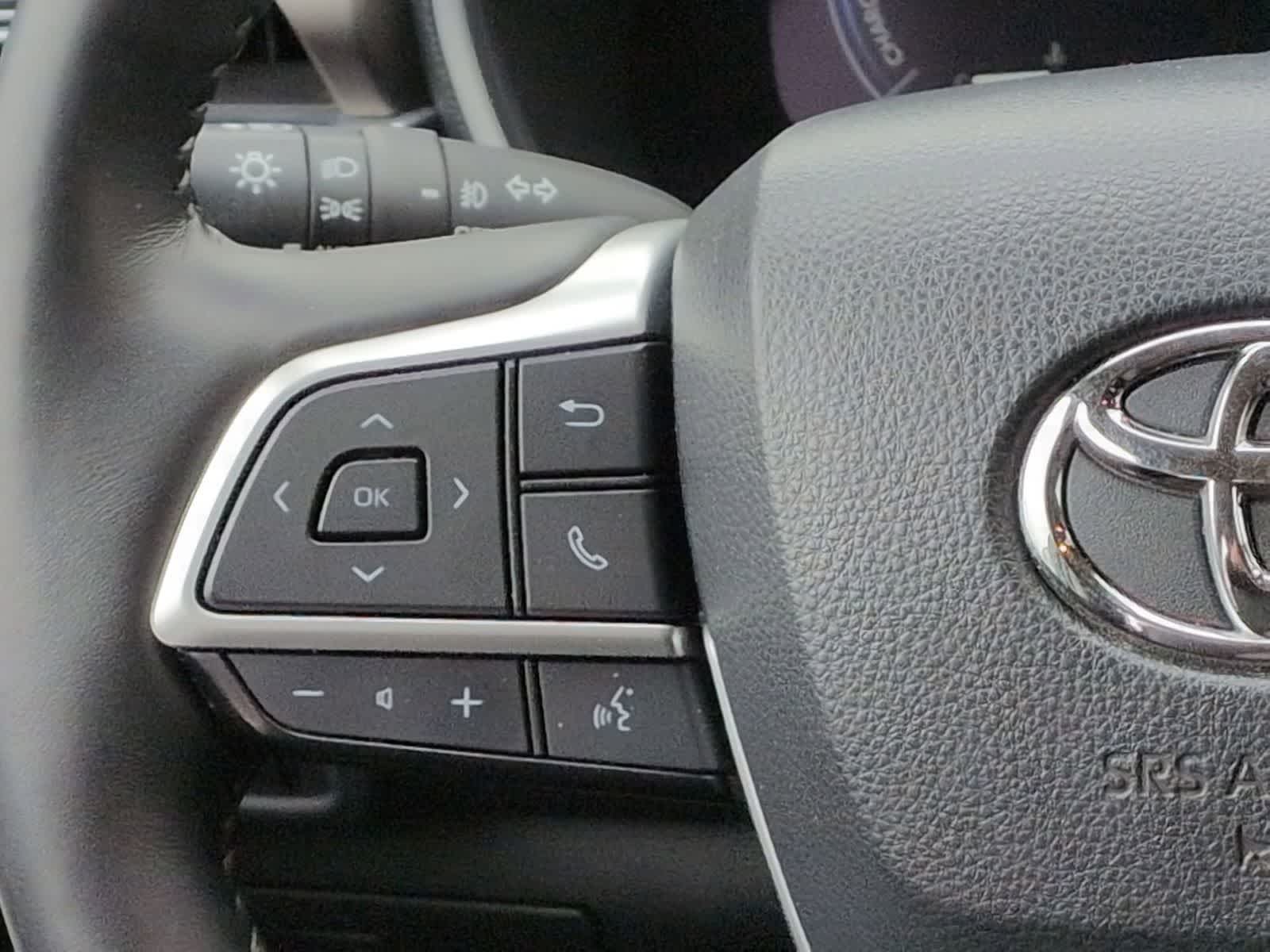 Thumbnail: 2023 Toyota Highlander - 26