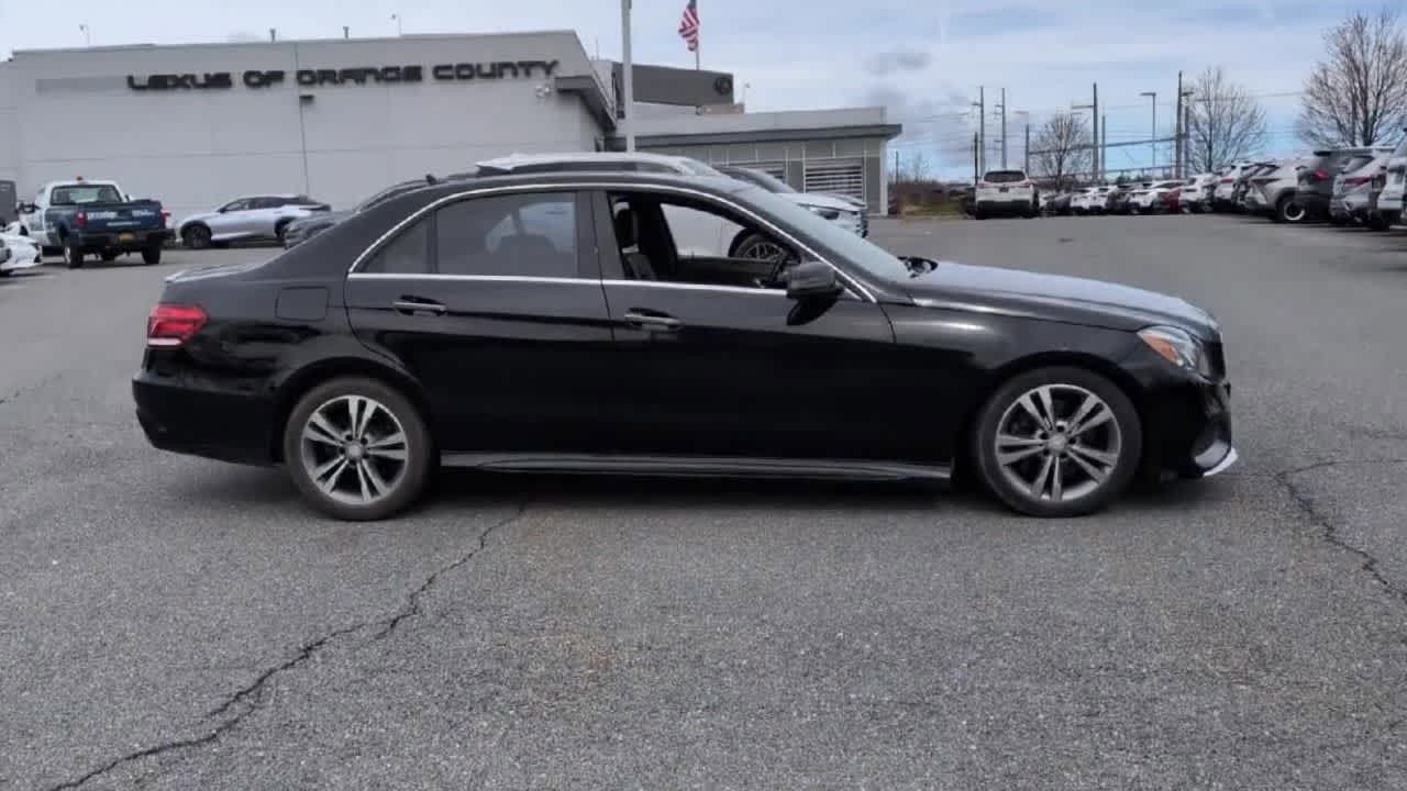 Thumbnail: 2015 Mercedes-Benz E-Class - 9