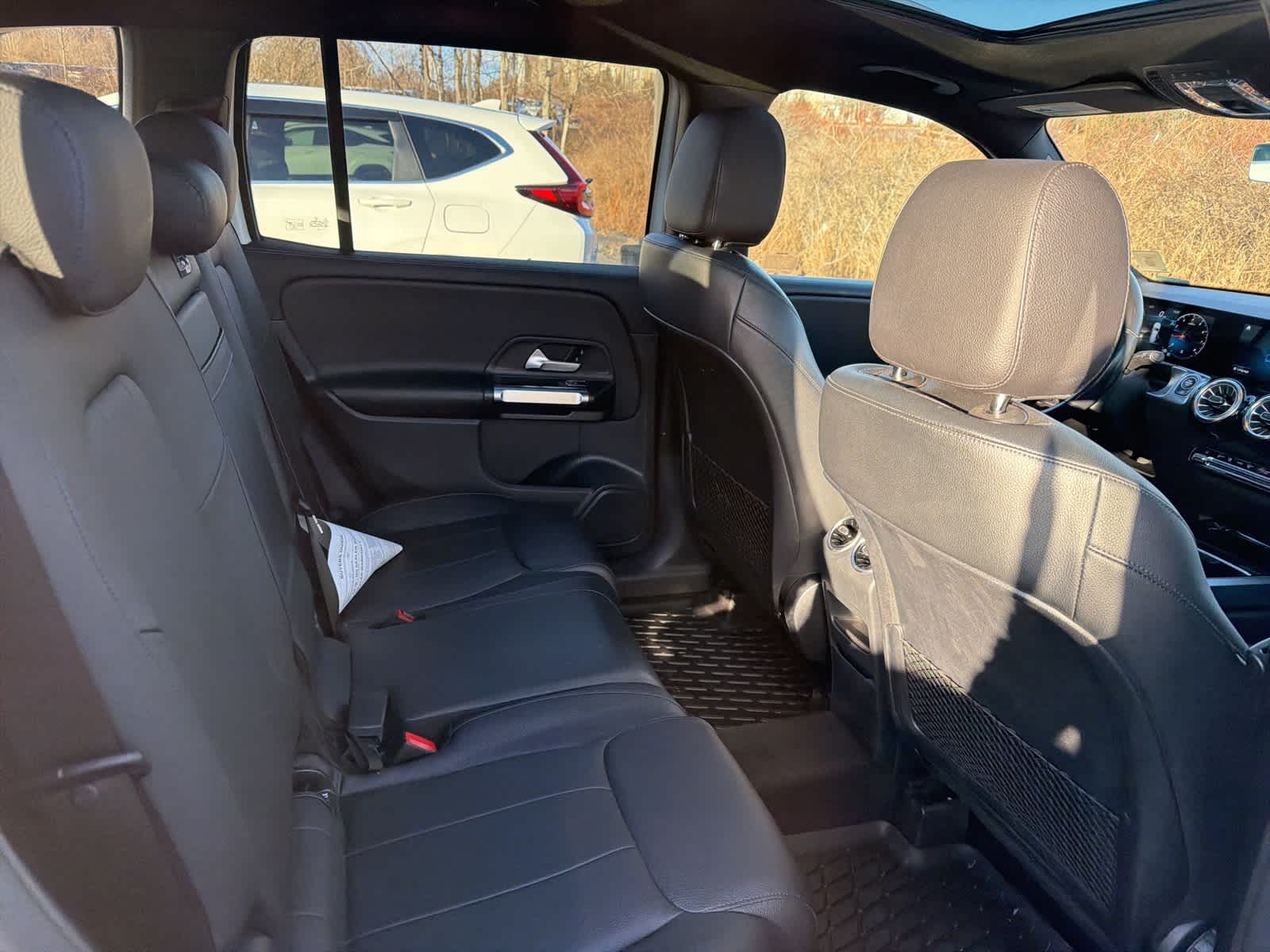 Thumbnail: 2022 Mercedes-Benz GLB - 14