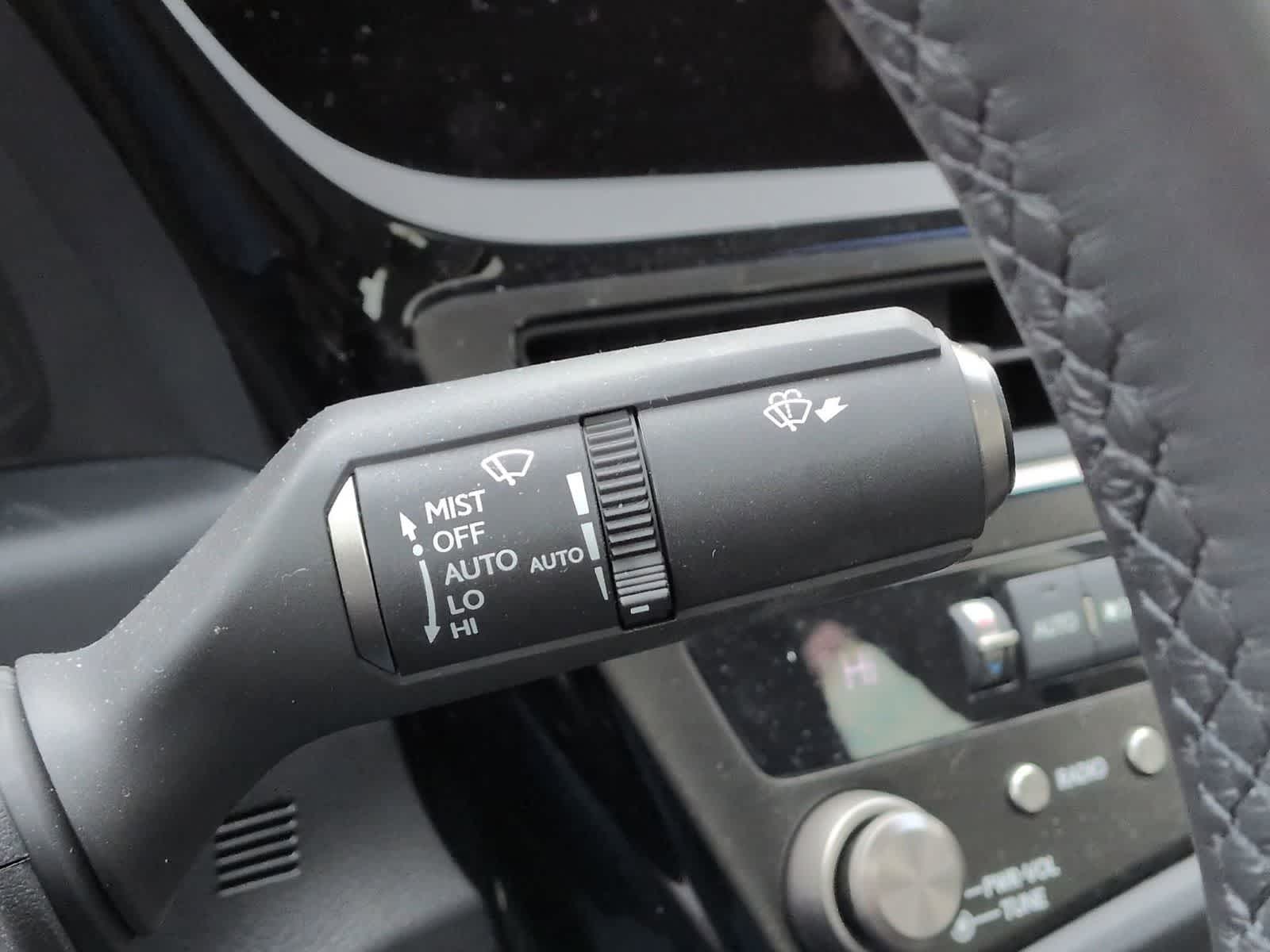 Thumbnail: 2025 Lexus ES - 28