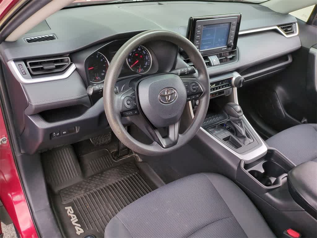 Thumbnail: 2020 Toyota RAV4 - 10