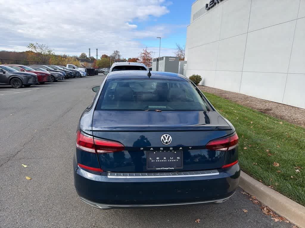Used 2022 Volkswagen Passat 2.0T SE Sedan
