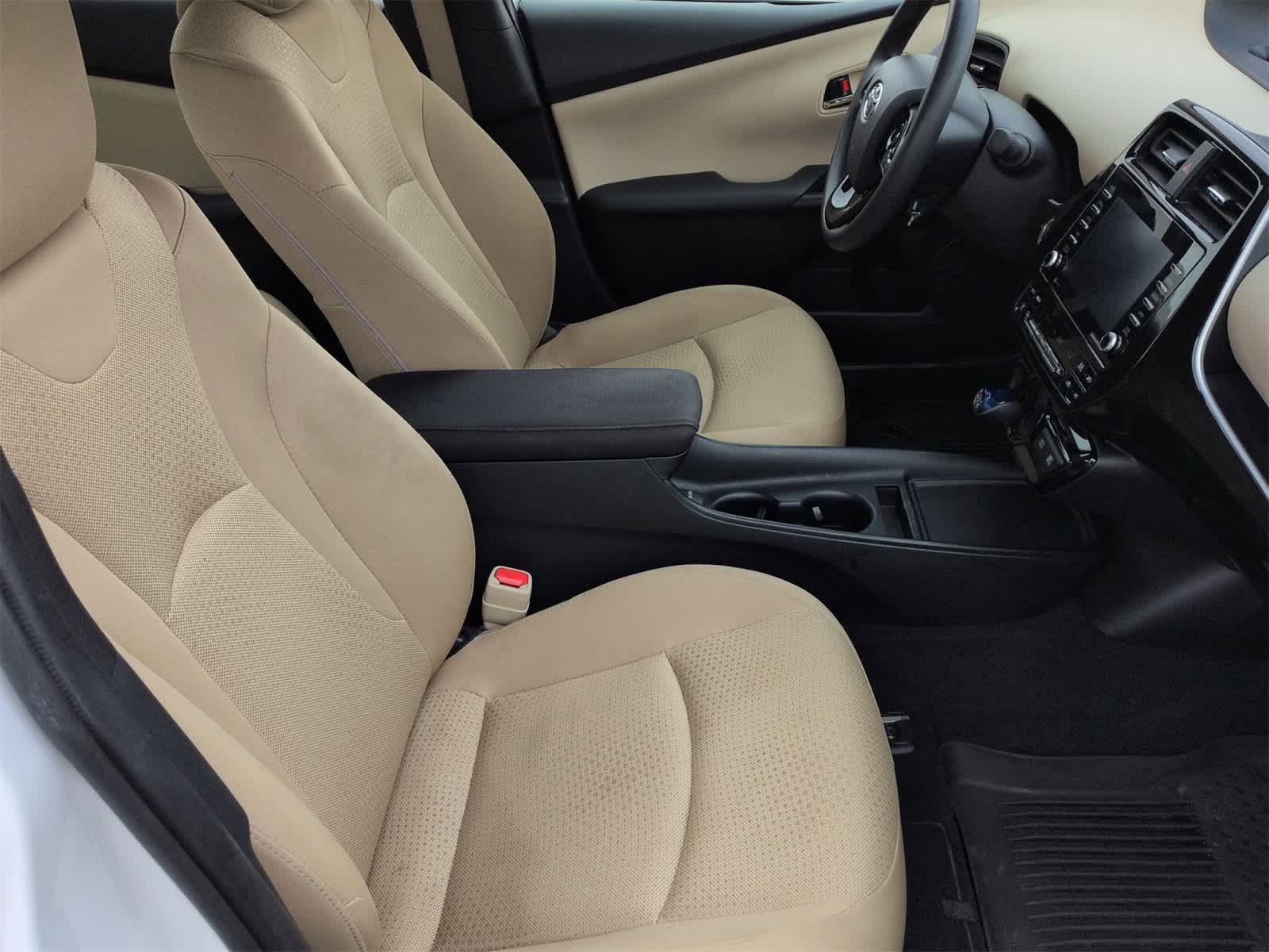 Thumbnail: 2022 Toyota Prius - 21