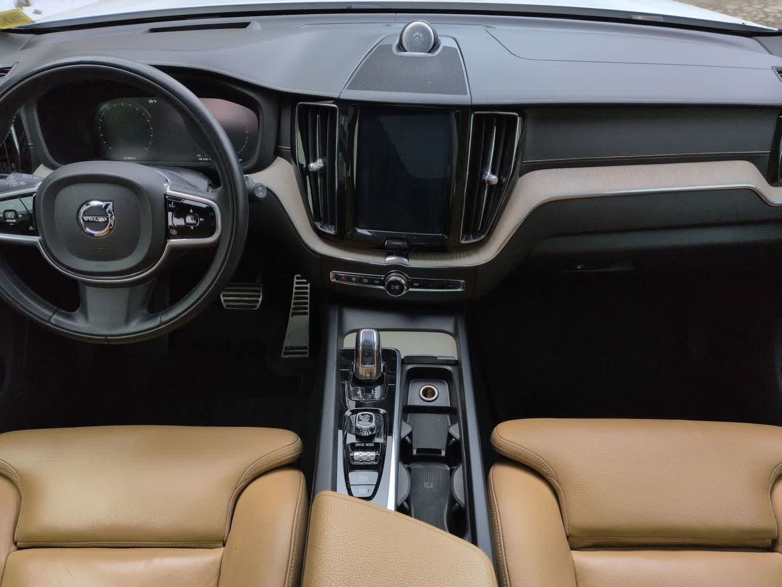 Thumbnail: 2018 Volvo XC60 - 16