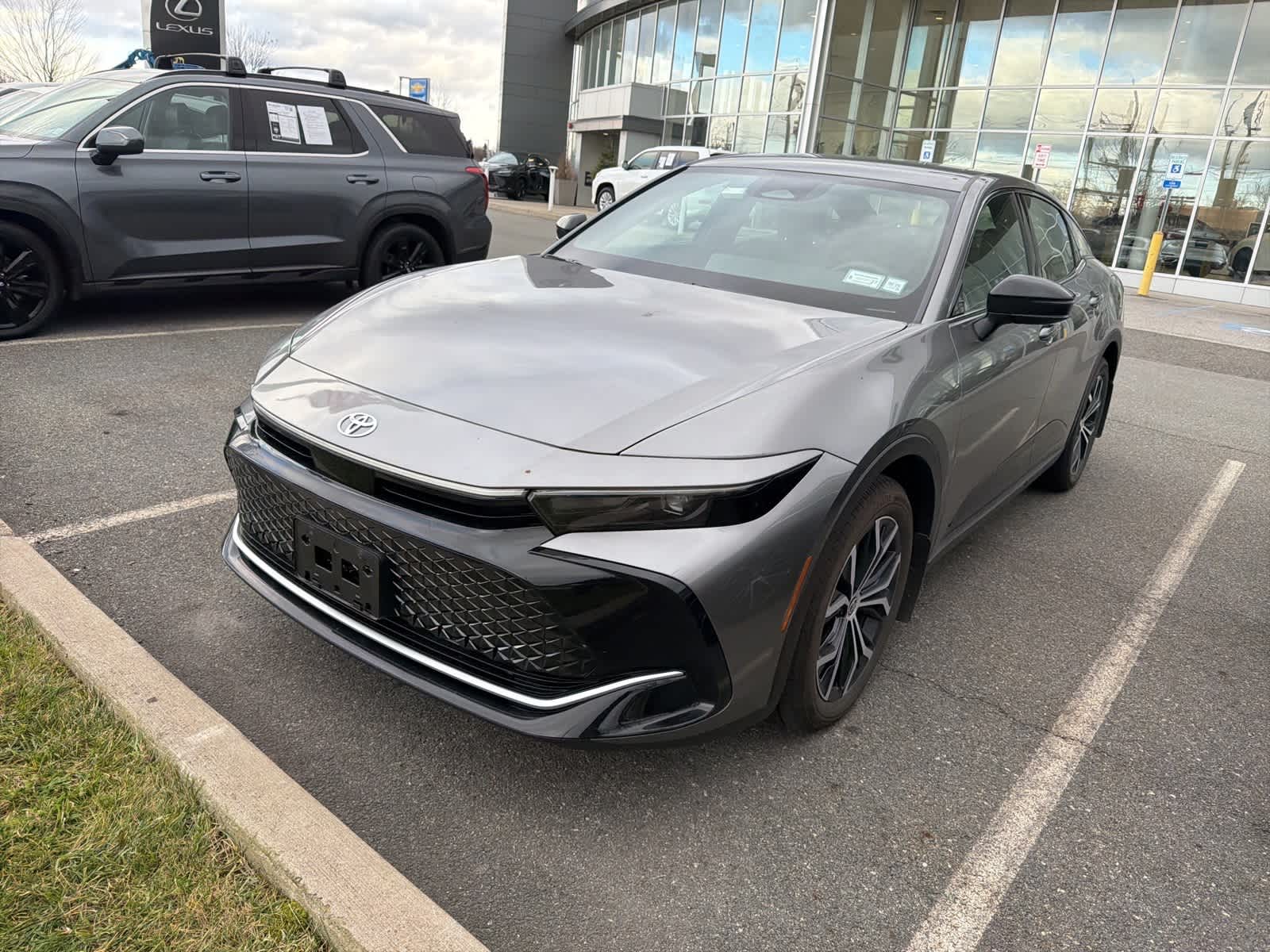 2026 Toyota Crown XLE photo 2