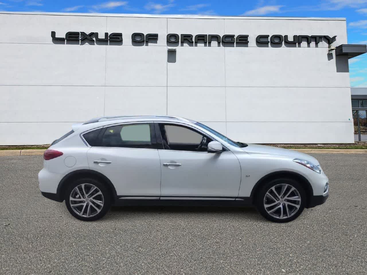 Thumbnail: 2017 INFINITI QX50 - 9