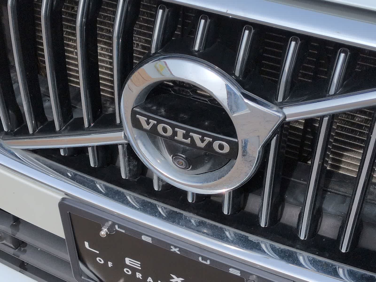 Thumbnail: 2018 Volvo XC60 - 12