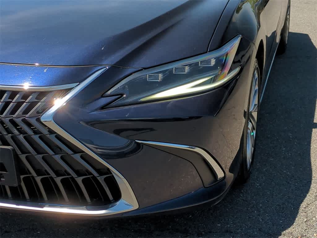 Thumbnail: 2022 Lexus ES - 11