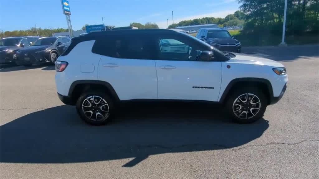 Thumbnail: 2024 Jeep Compass - 9