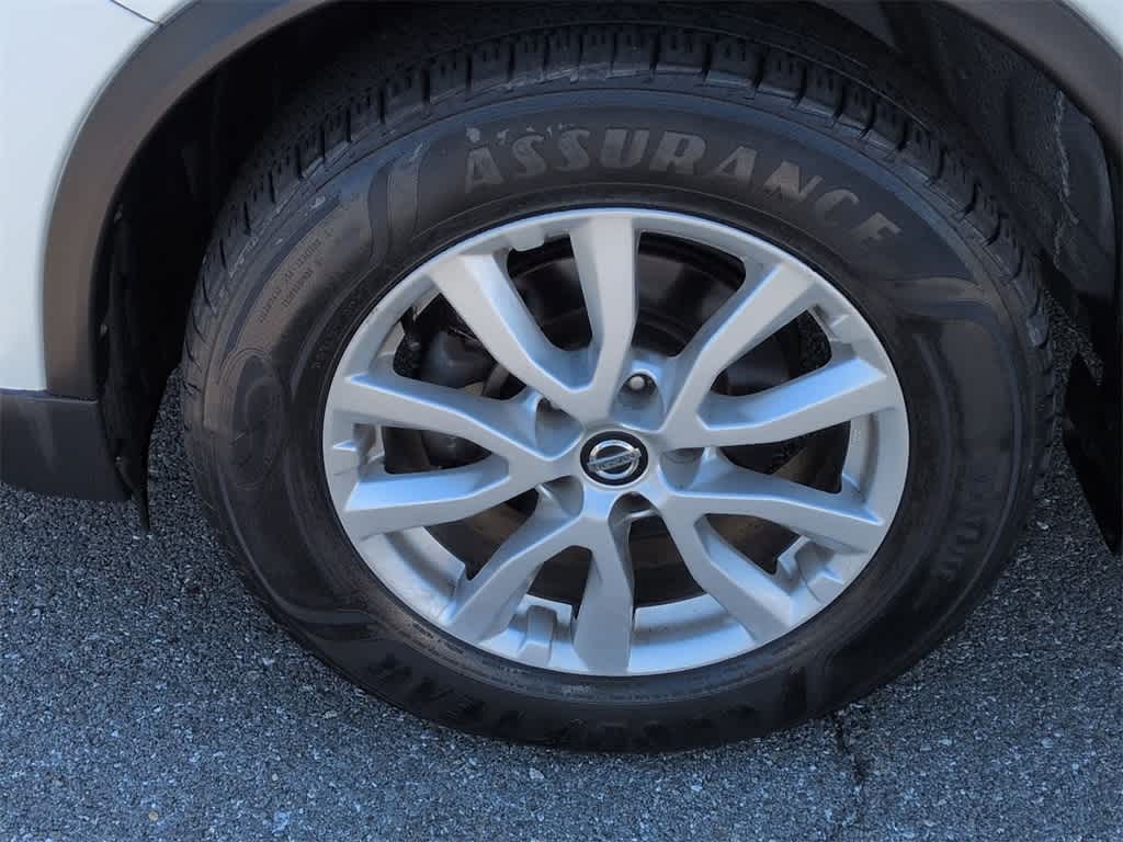 Thumbnail: 2017 Nissan Rogue - 14