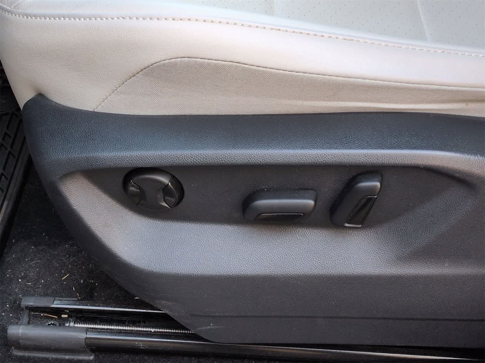 Thumbnail: 2021 Volkswagen Tiguan - 18