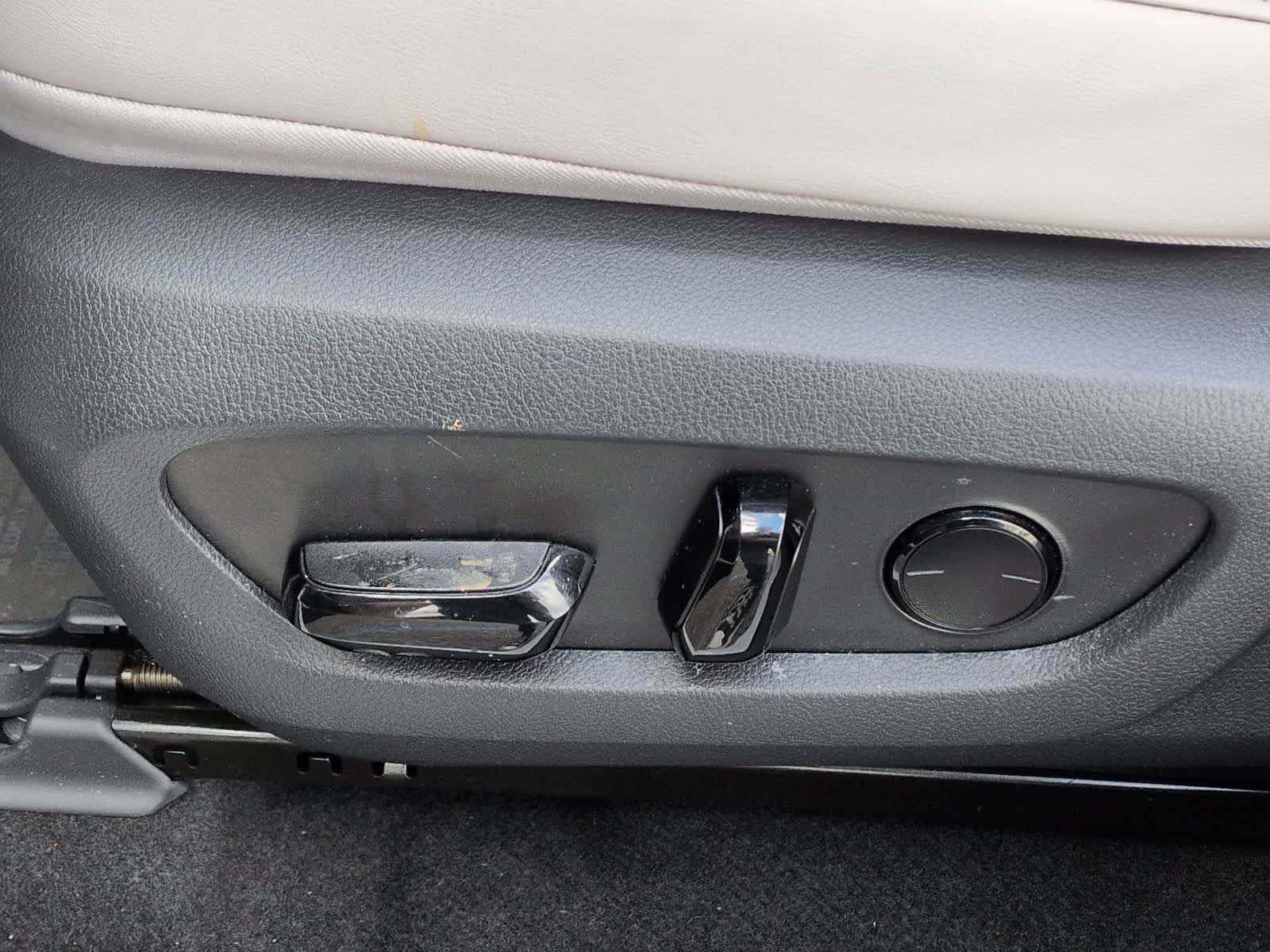 Thumbnail: 2023 Lexus RX - 18