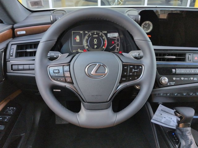 Thumbnail: 2025 Lexus ES - 25