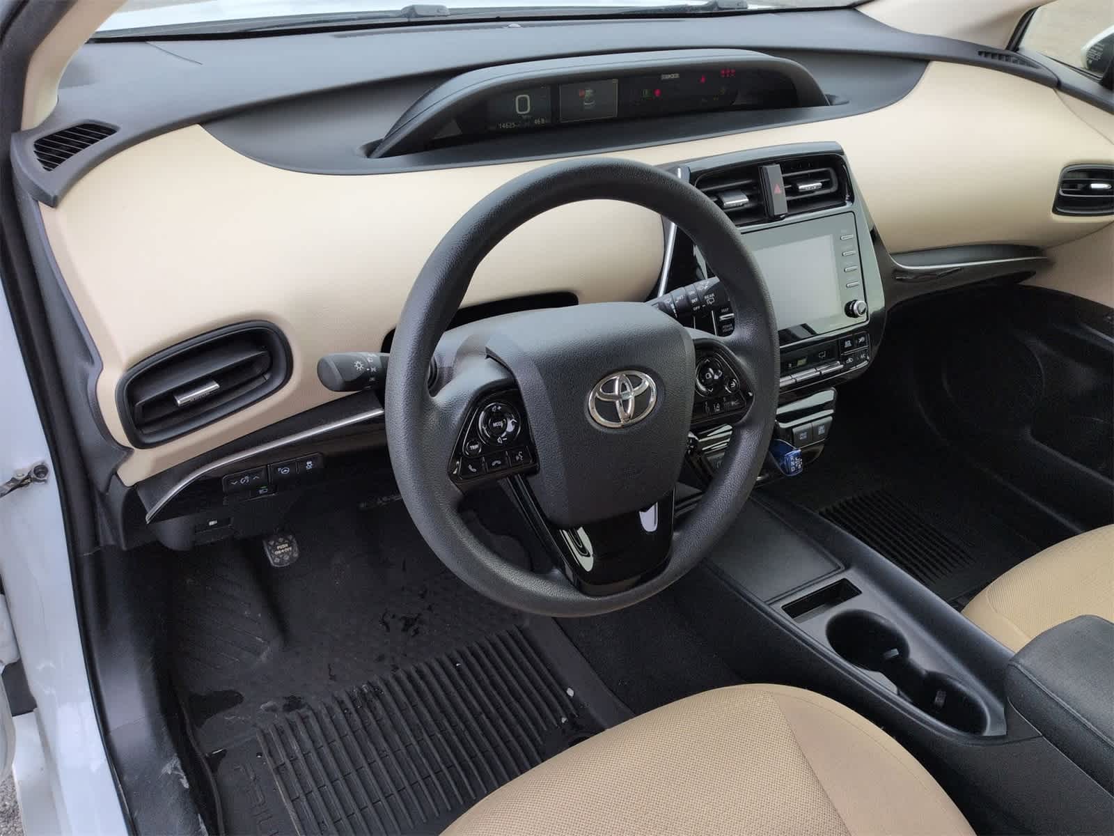 Thumbnail: 2022 Toyota Prius - 10