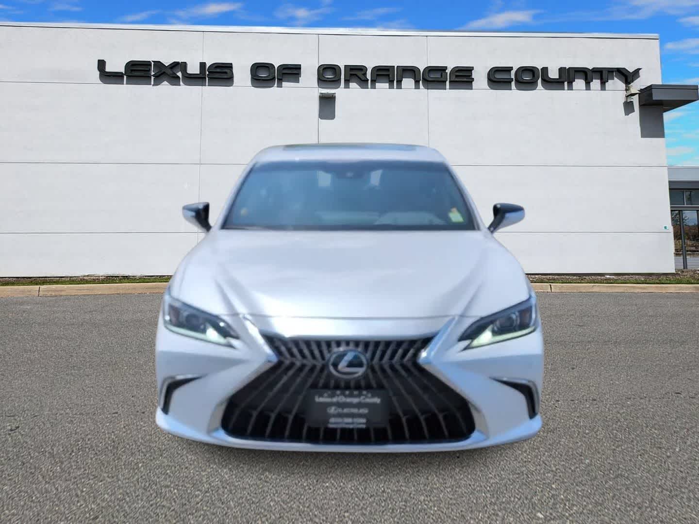 Thumbnail: 2025 Lexus ES - 3