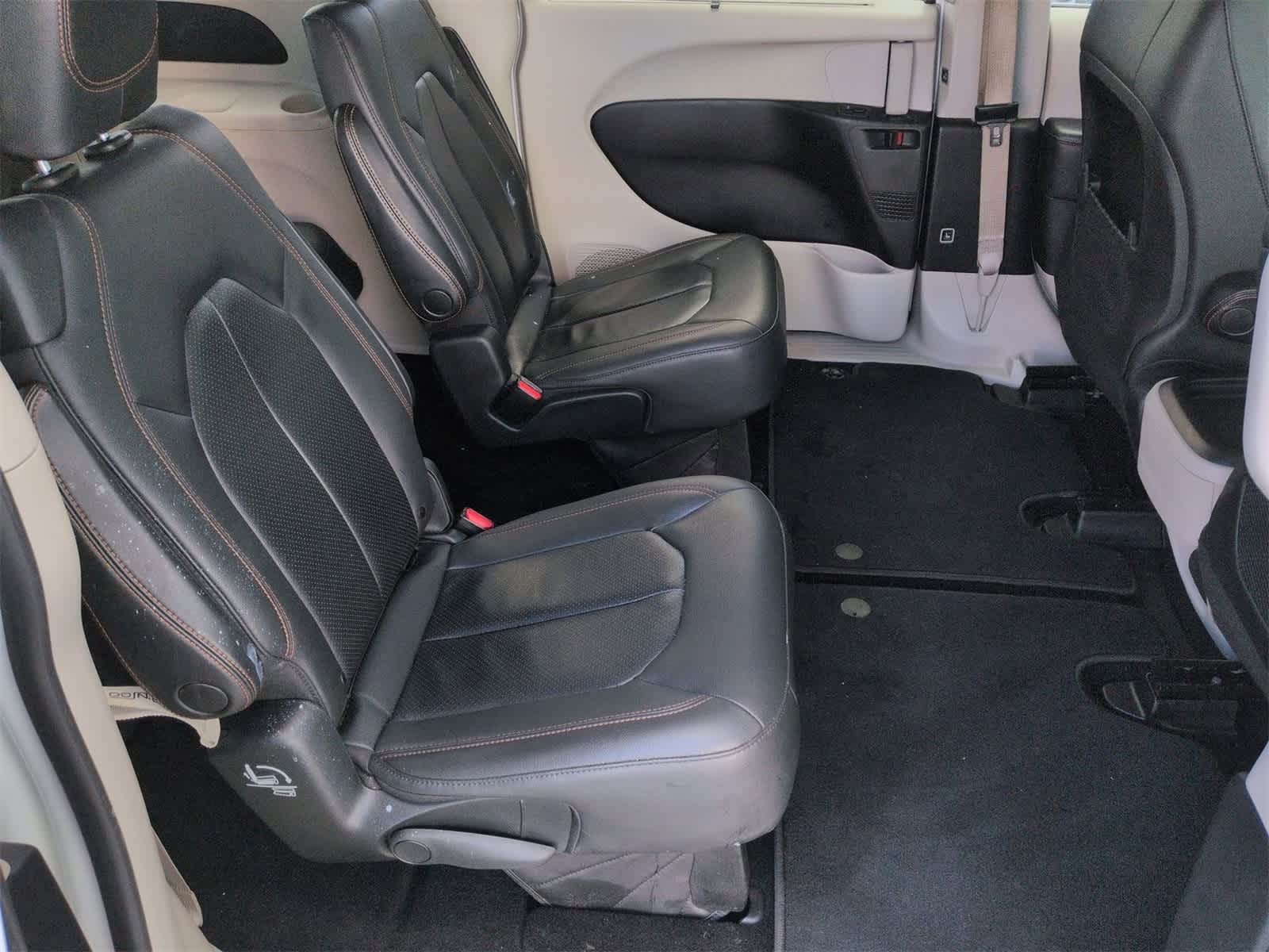 Thumbnail: 2020 Chrysler Pacifica - 21