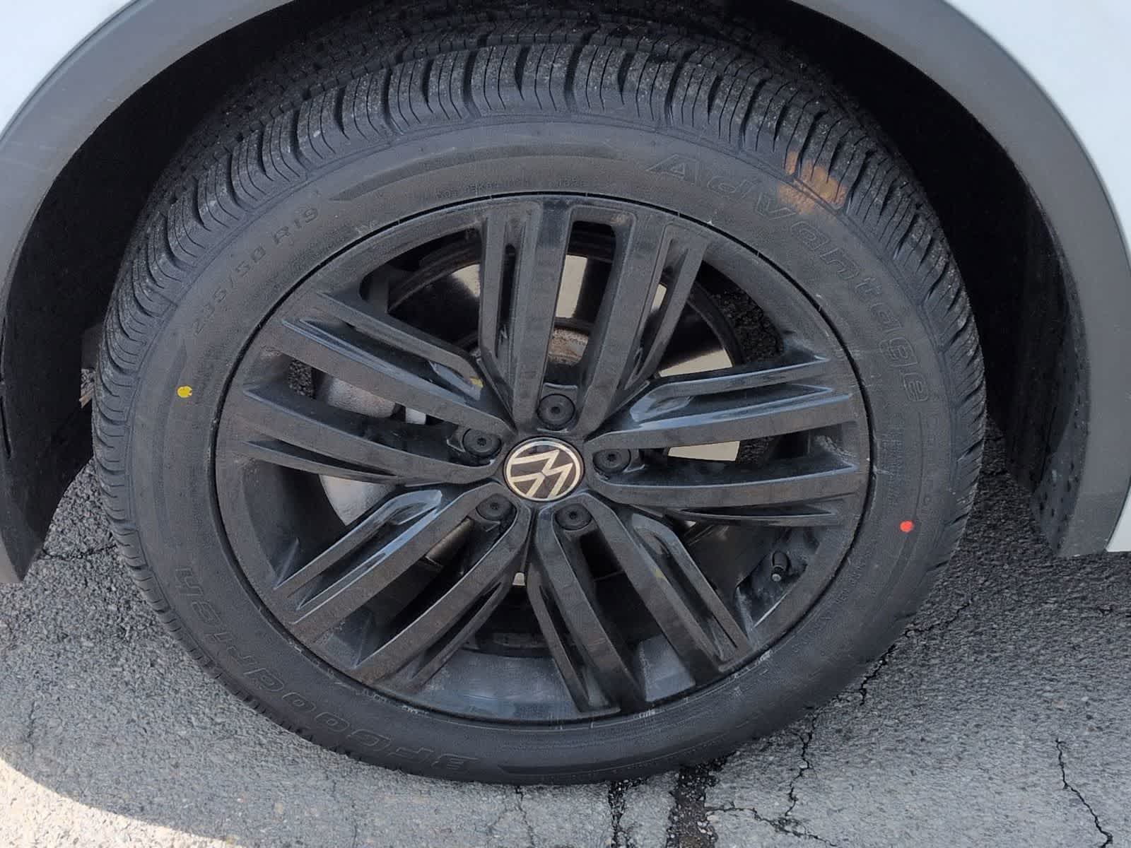 Thumbnail: 2022 Volkswagen Tiguan - 14