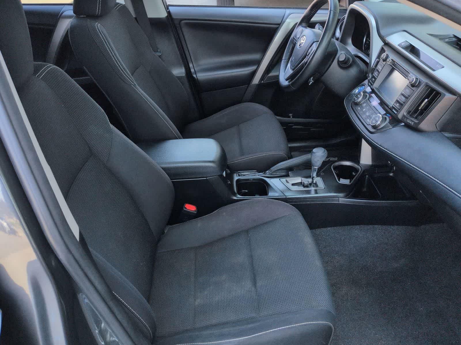 Thumbnail: 2018 Toyota RAV4 - 23